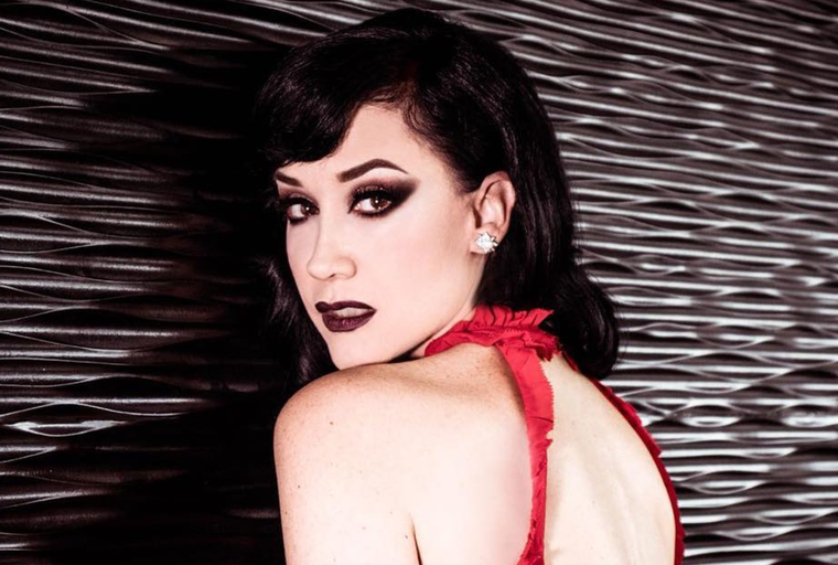 Susana Zabaleta nació el 30 de septiembre de 1964 en México.