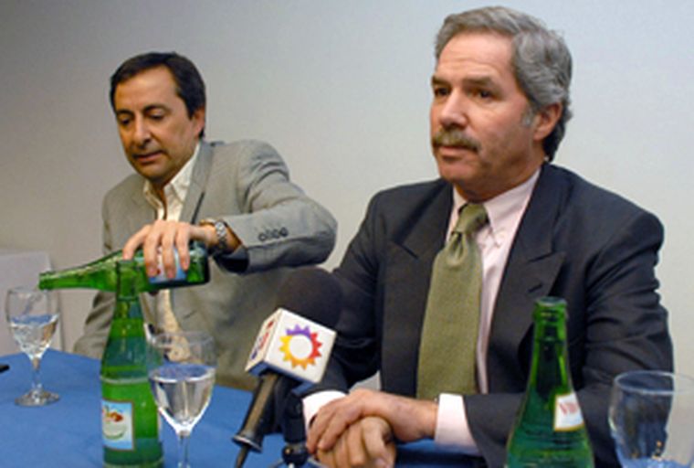 Thomas junto a Felipe Solá. Foto: Nacho Gaffuri / Archivo