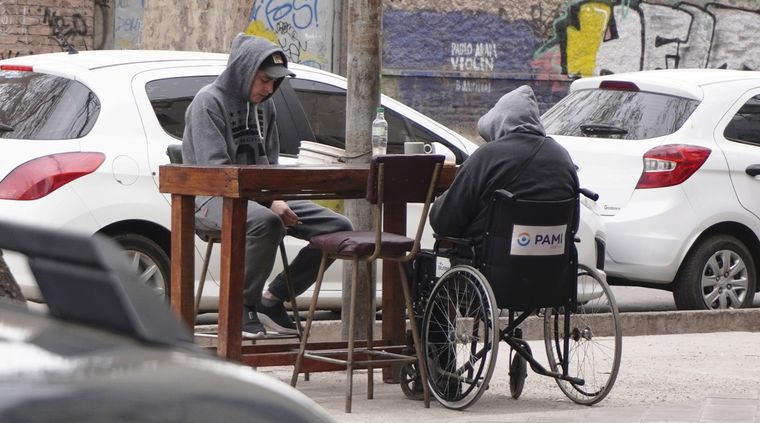 Los jubilados son las principales víctimas de la inflación. Foto: Rodrigo DAngelo / MDZ