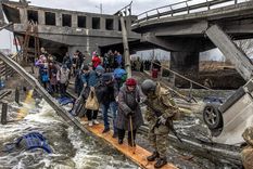 civiles Ucrania Los civiles siguen pagando los costos de la guerra. Foto: Efe.