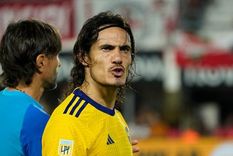 Cavani y su tensión con la gente de Estudiantes. Foto: Captura