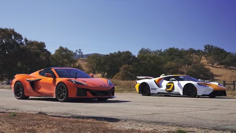 Ford GT y Chevrolet Corvette Foto: CarWow