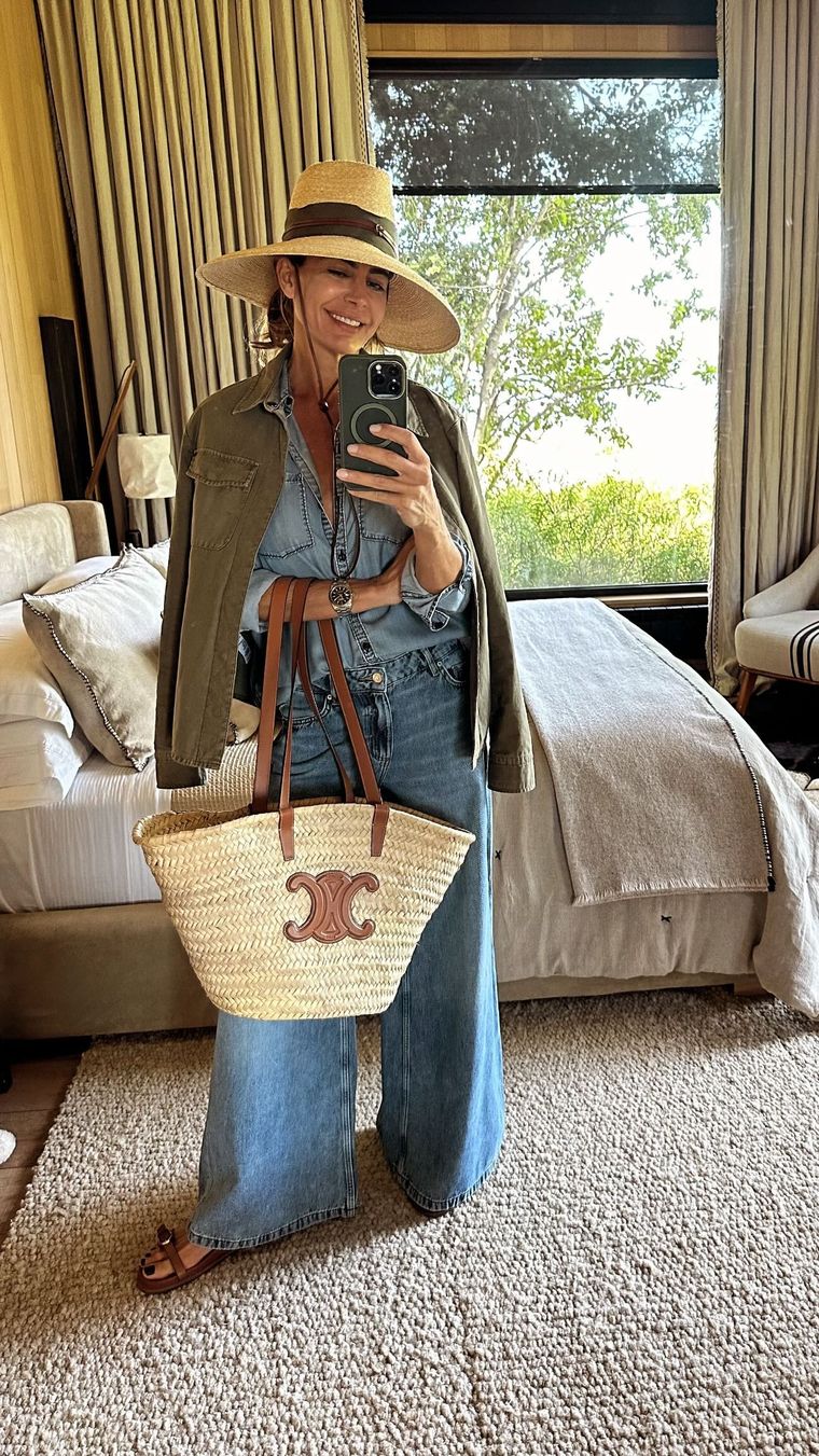 Juliana Awada y su look total denim. Foto: Instagram: juliana.awada