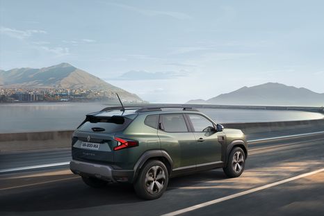 Colombia es el primer país de América Latina en recibir a la nueva generación del Renault Duster, donde llega en una única versión. Colombia es el primer país de América Latina en recibir a la nueva generación del Renault Duster, donde llega en una única versión.