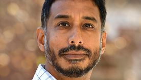 Anand Pandian es profesor de antropología de la universidad Johns Hopkins en y presidente de la Sociedad de Antropología Cultural en EE.UU. Anand Pandian es profesor de antropología de la universidad Johns Hopkins en y presidente de la Sociedad de Antropología Cultural en EE.UU.