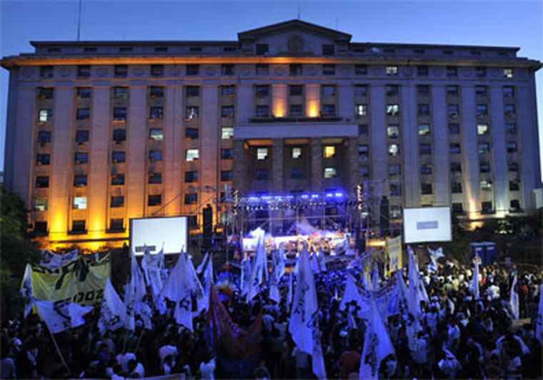 Mientras jugaba Boca y River así lucía la explanada. Foto: Pachy Reynoso/MDZ