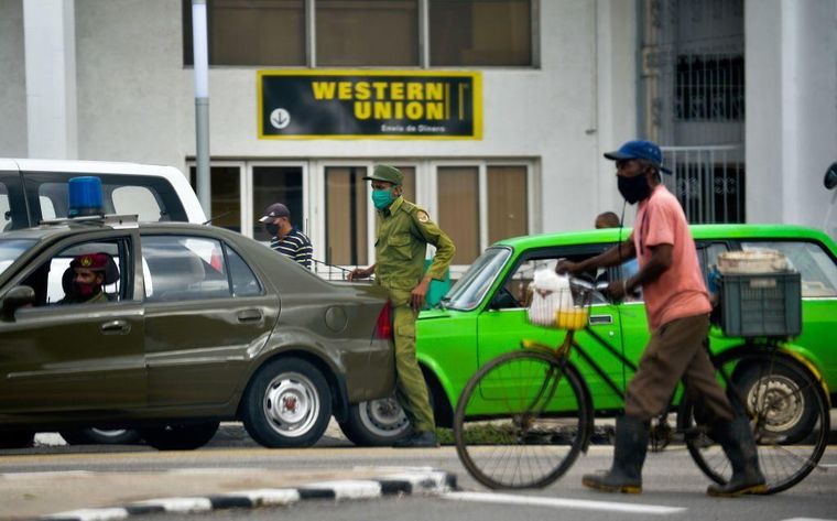 Sucursal de Western Union en La Habana. Durante años las remesas enviadas a Cuba desde el exterior a través de esa compañía estadounidense se canalizaron mediante Fincimex, controlada por Gaesa.
