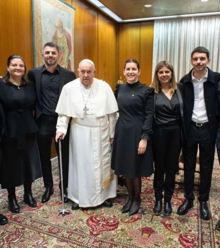 Mariel Fernández junto al Papa Francisco