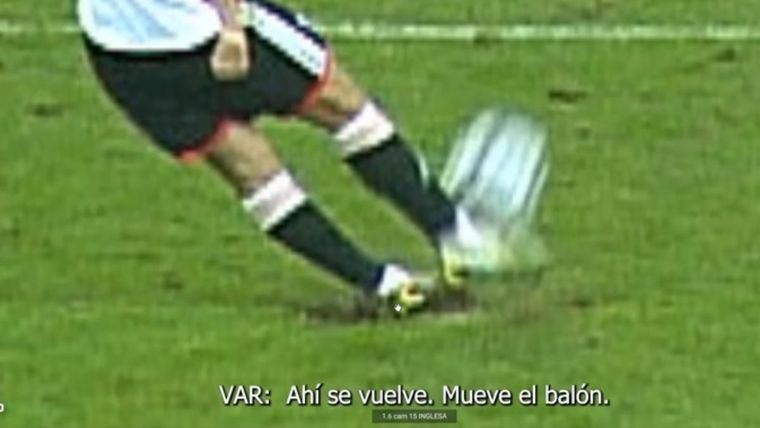 El momento del doble toque. Foto: Captura