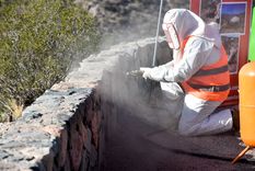 Quitar las pintadas no es tarea sencilla Foto: Gobierno de Mendoza