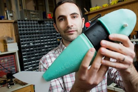 Crean un robot con movimientos similares al de un pez real