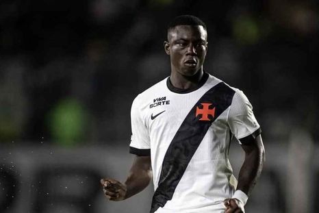 Hinestroza vive días complicados con la camiseta de Vasco. Hinestroza vive días complicados con la camiseta de Vasco.