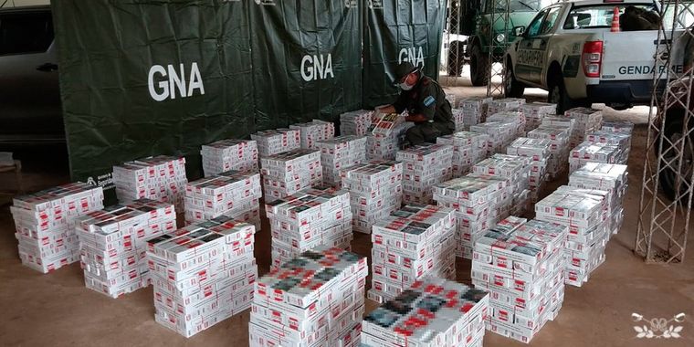 Cargamento El sujeto transportaba miles de cigarrillos. Foto: Gendarmería Nacional.