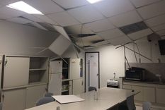 La fuerte tormenta produjo daños graves en el aeropuerto de Ezeiza Foto: @AvionesEzeiza