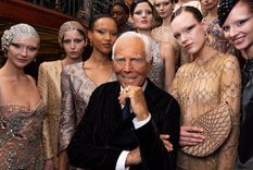 El creador de un estilo inconfundible, referente mundial y emblema de la moda italiana, murió en Milán tras una vida dedicada a la moda.
