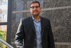 El periodista Emiliano Sallei combina su rol en televisión con un fuerte trabajo social.