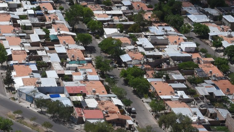 El avance de loteos y barrios en el piedemonte motiva la creación de una diplomatura en la UMaza. El avance de loteos y barrios en el piedemonte motiva la creación de una diplomatura en la UMaza.