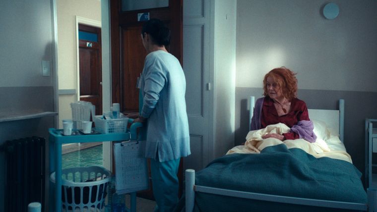 La serie 27 noches no es solo un relato audiovisual: es un ensayo sobre la invisibilización de los viejos. La serie 27 noches no es solo un relato audiovisual: es un ensayo sobre la invisibilización de los viejos.